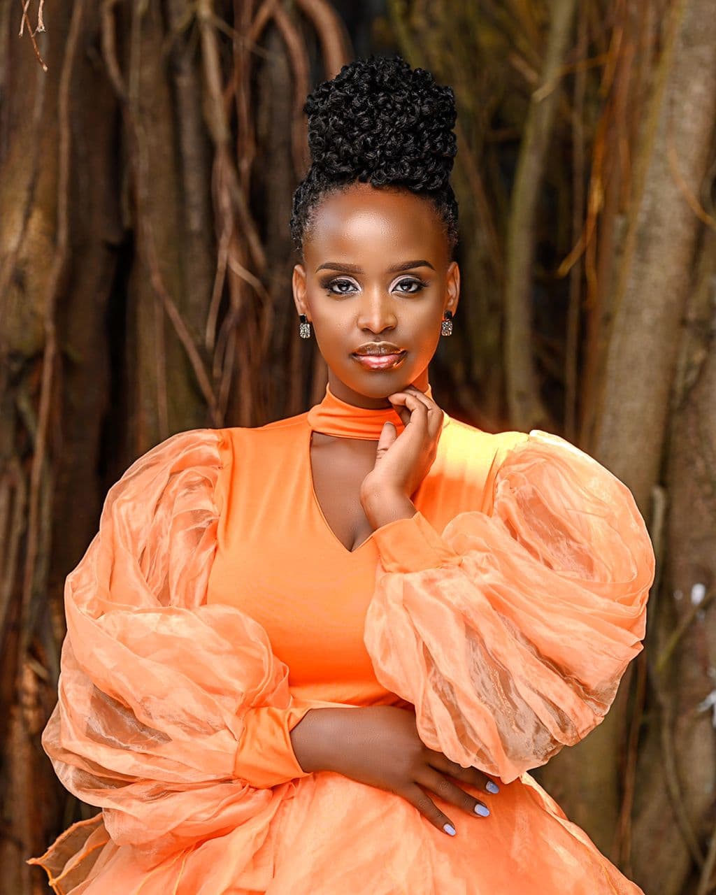 Alice Kyasimire performing